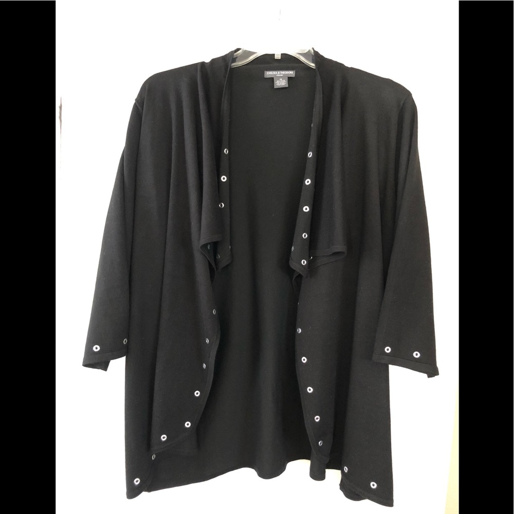 Chelsea & Theodore 1X Women’s Open Sweater